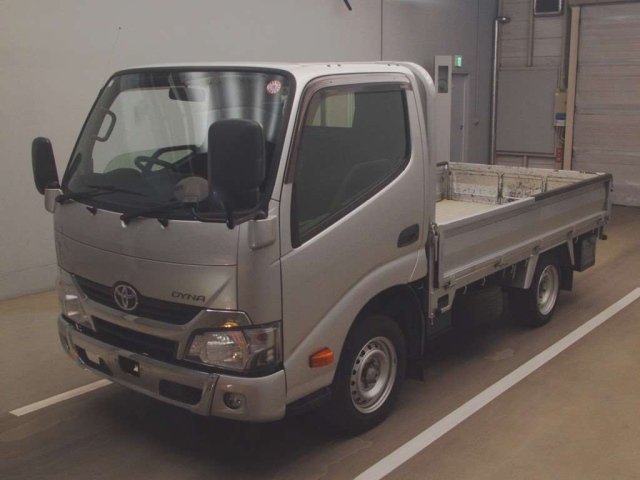TOYOTA DYNA